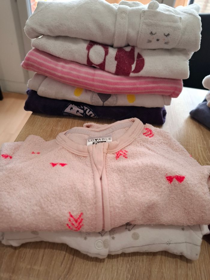 Lot 14 pyjamas + pull et gilet offert T.1mois - photo numéro 3