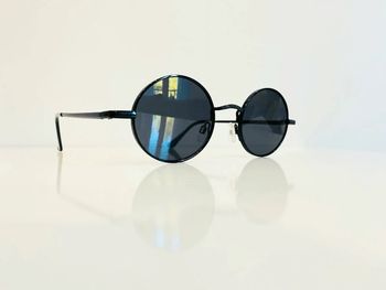 Lunette de soleil mixte ovale noire uvprotection catégorie 3