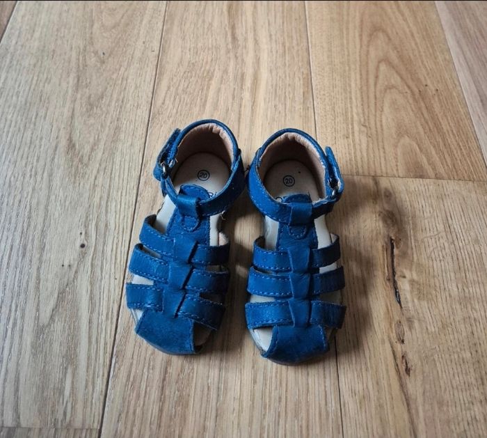 Sandales bleues Obaïbi p 20 - photo numéro 2