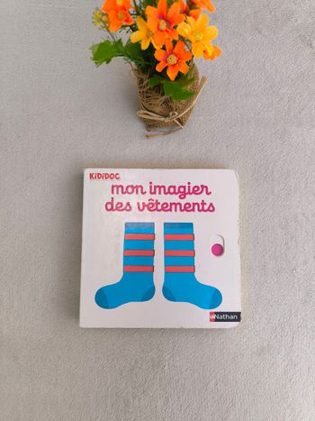 Livre Kididoc Mon imagier des vêtements Nathan