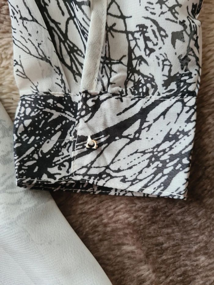 Blouse blanche et noire - photo numéro 6