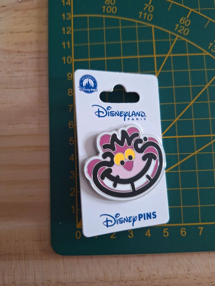 Pin's Disney Chat de Cheshire (Alice) Neuf - photo numéro 3
