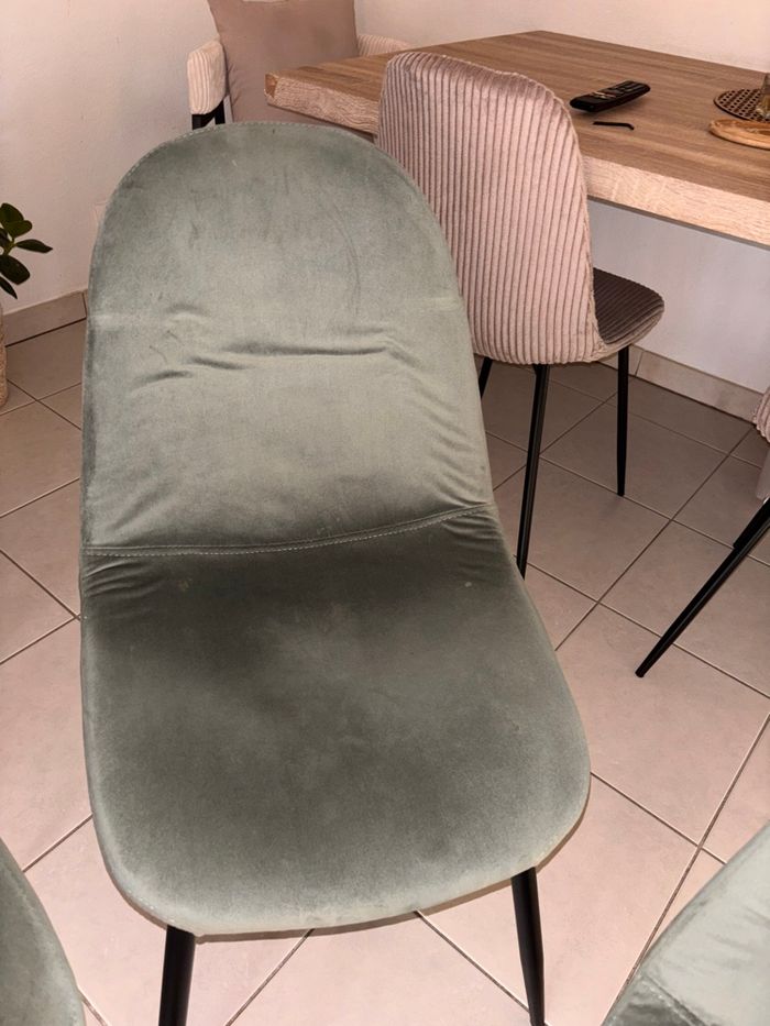 Chaise en velours vert - photo numéro 3