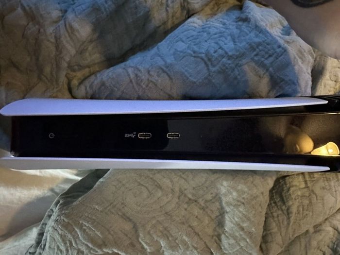 PlayStation 5 Pro 2 To de stockage - Neuf - photo numéro 5