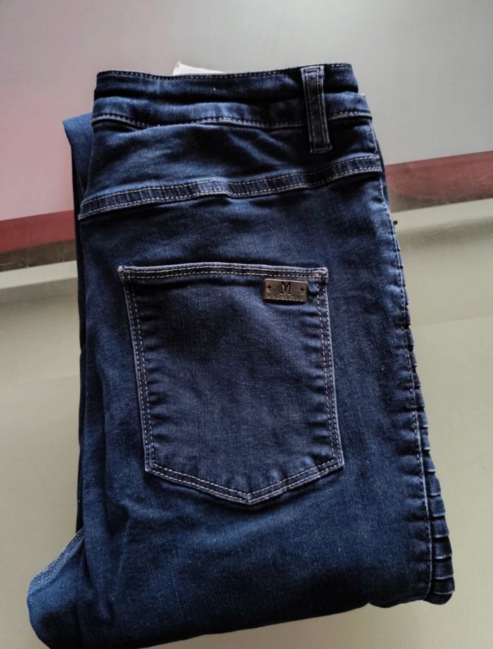 🌸Jeans Madeleine bleu foncé - Détails coutures côtés - Taille 42🌸 - photo numéro 6