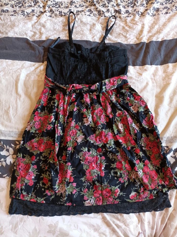 Robe fleurie - photo numéro 2