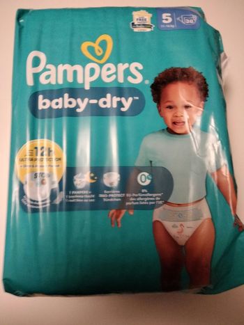 Paquet de 38 couches Pampers Baby dry taille 5