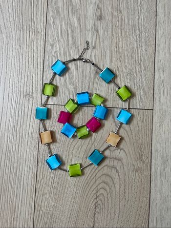 Ensemble collier bracelet colorés