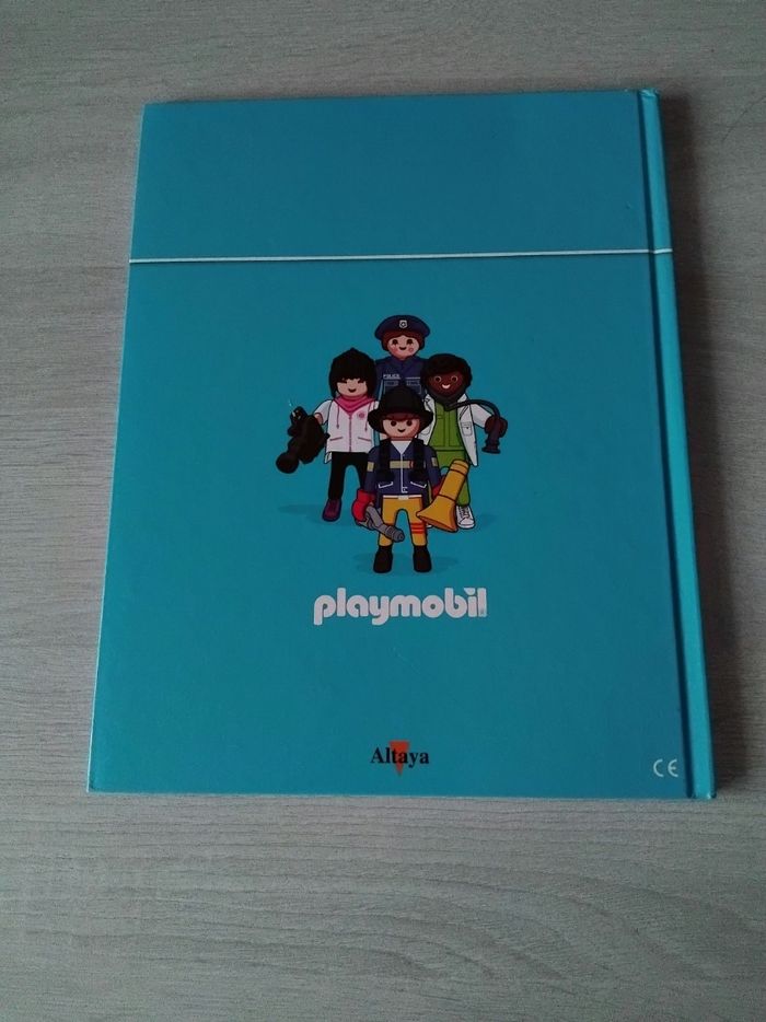 Livre Playmobil "les pompiers" - photo numéro 2
