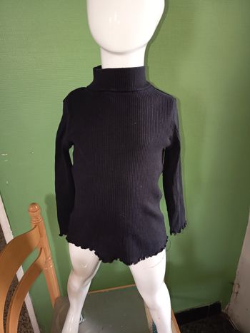 Col roulé noir effet côtelé