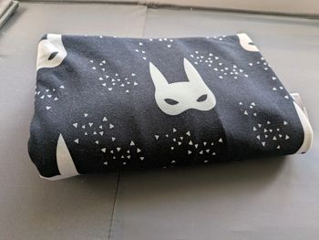 Tissu masque noir et blanc