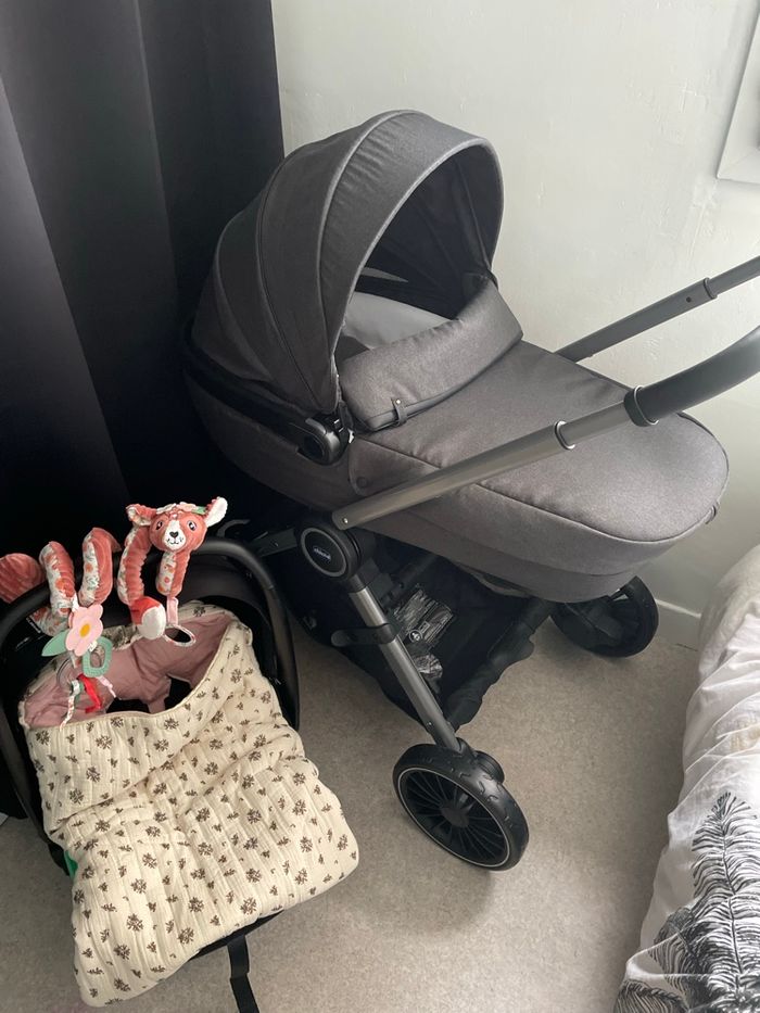 Poussette chicco best friend confort i size pirate black