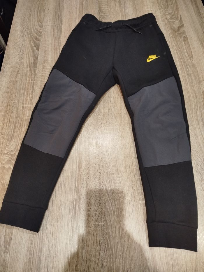 Pantalon Nike tech