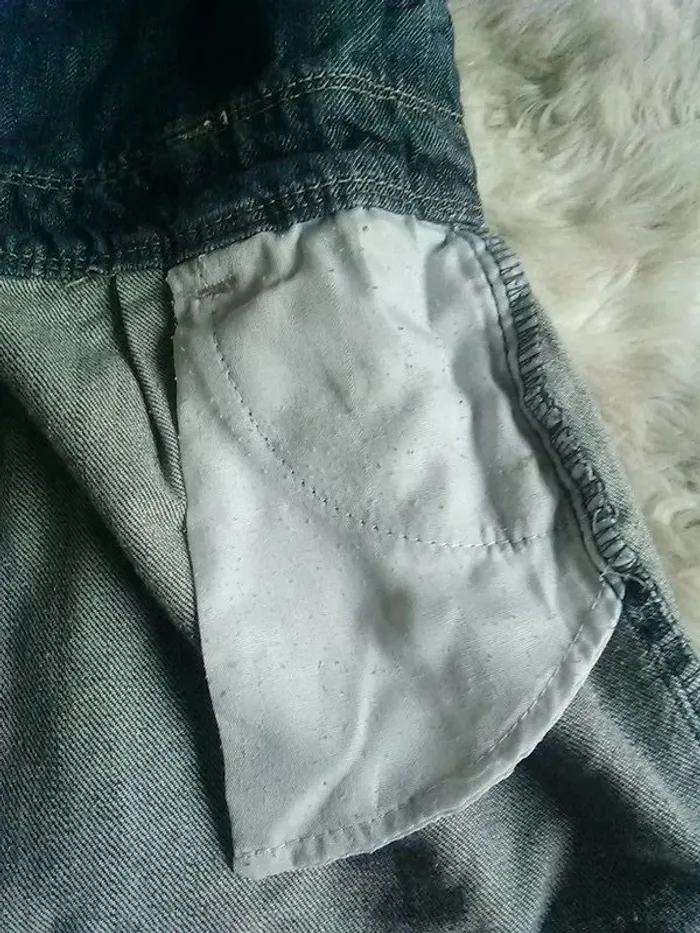 Robe salopette en jean 4ans - Kiabi-2 vêtements achetés le 3ème offert - photo numéro 3