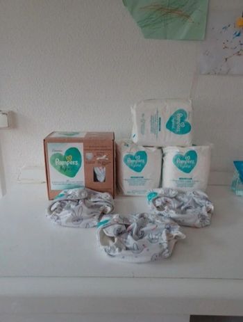 Lot de couches pampers hybride neuf