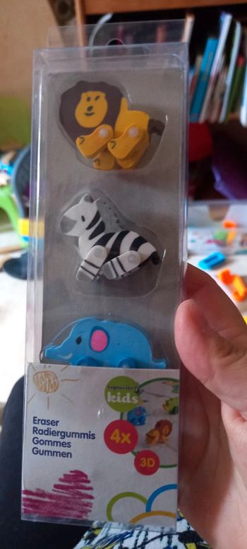Lot 4 gommes 3D thème animaux