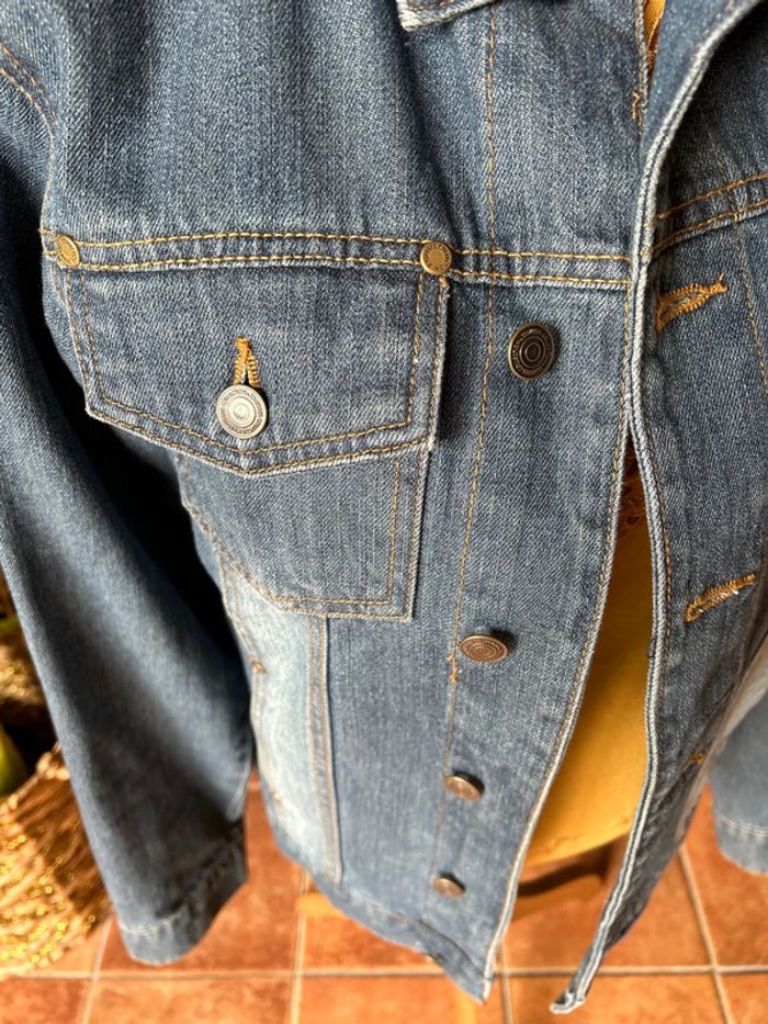 Veste en jean neuve taille unisexe 40/42 de la marque 3 suisses collection - photo numéro 2