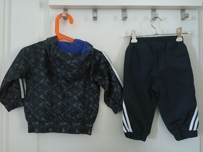 Jogging predator Adidas 6/9m quasi neuf - photo numéro 4