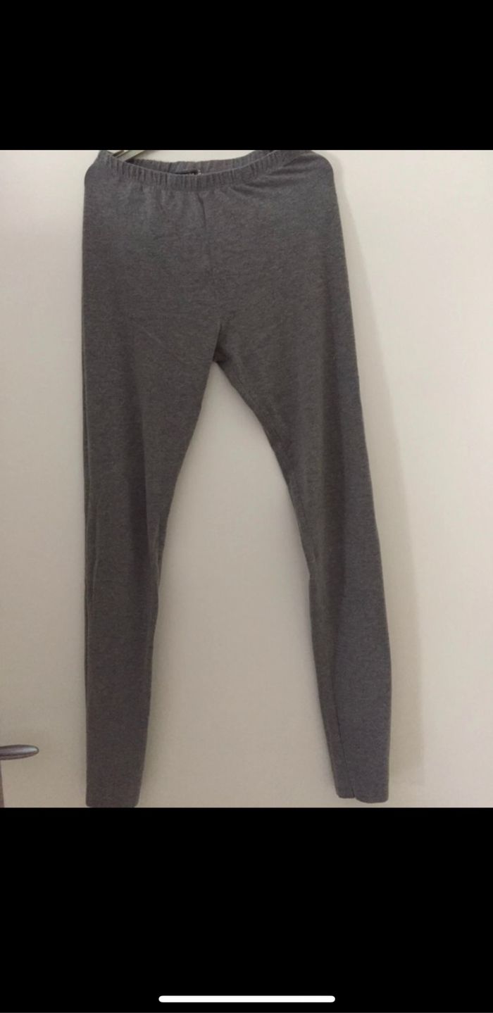legging gris avec écriture