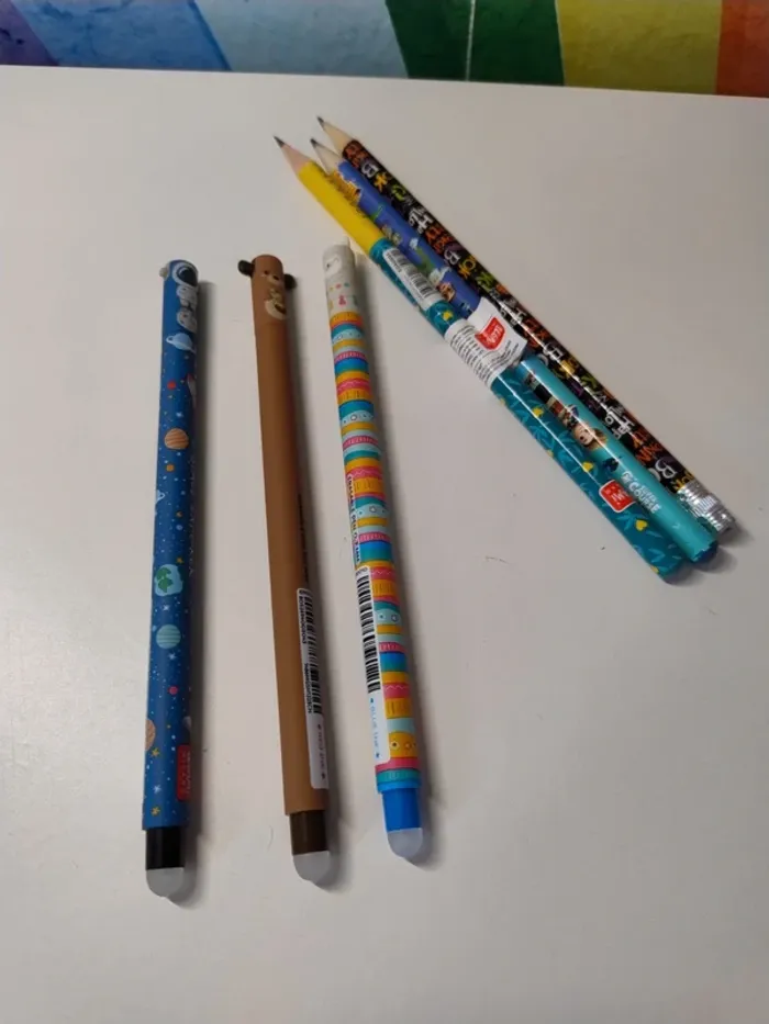 Trois stylos et un crayon Legami