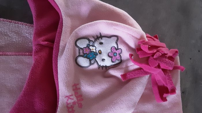 Ensemble bonnet et écharpe Hello Kitty - photo numéro 3