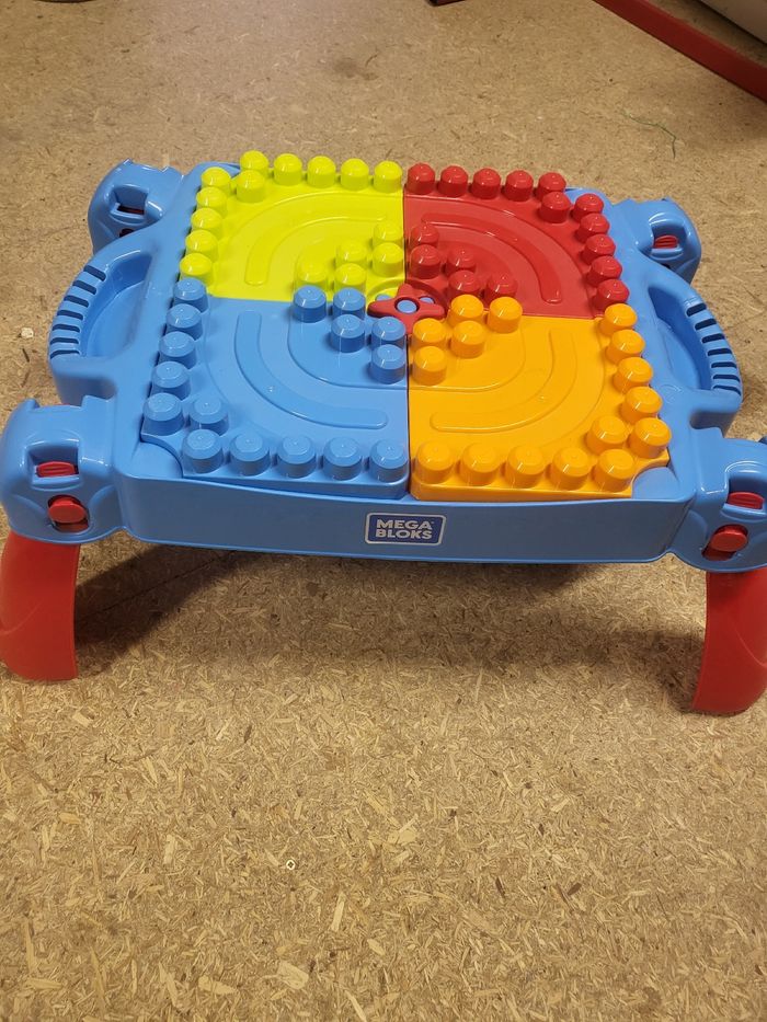 Table lego - photo numéro 2