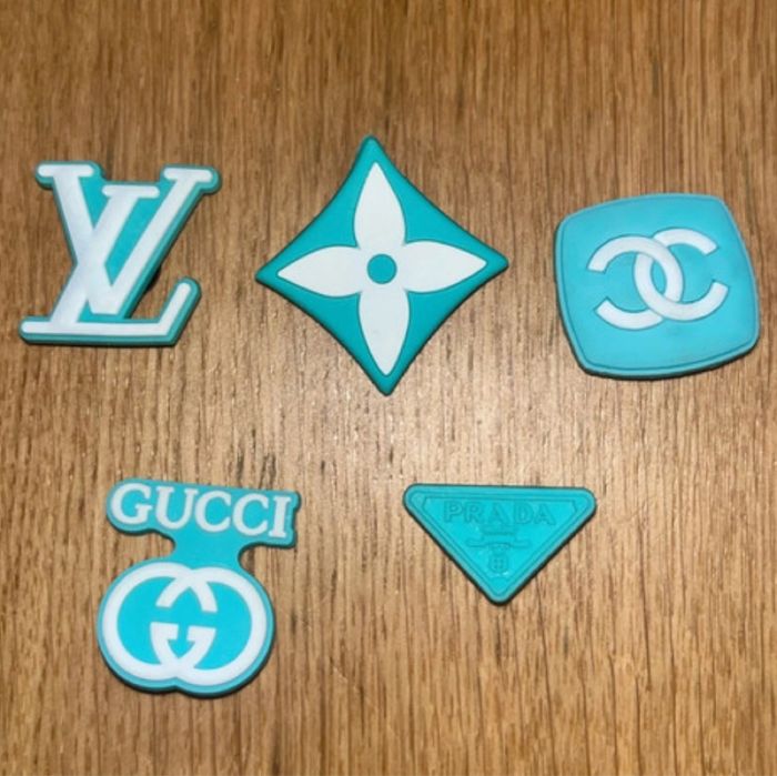 Lot pins pour crocs