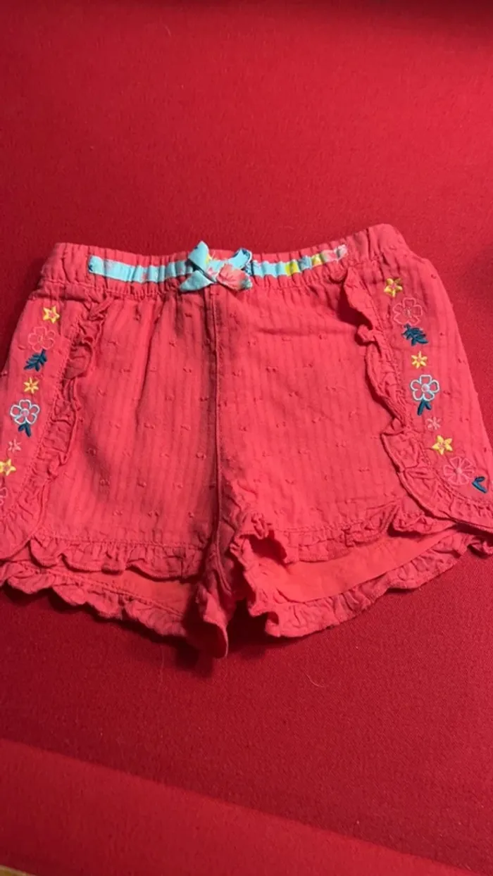 Short fille