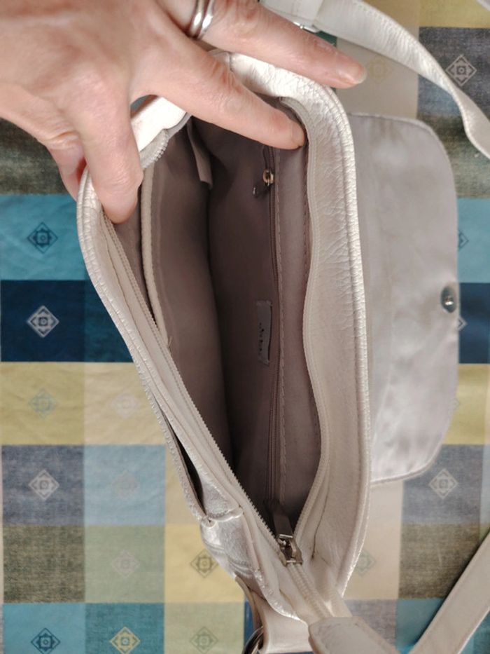 Petit sac à main blanc idéal pour mariage - photo numéro 10