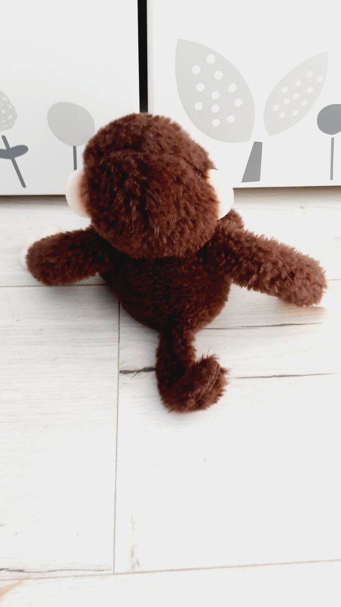 Jeu jouet enfant peluche singe 20 cm de haut Neuve - photo numéro 2