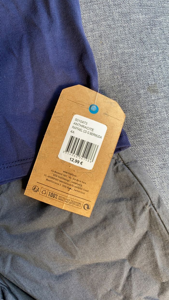 Ensemble neuf 4 ans valeurs 32€ - photo numéro 3