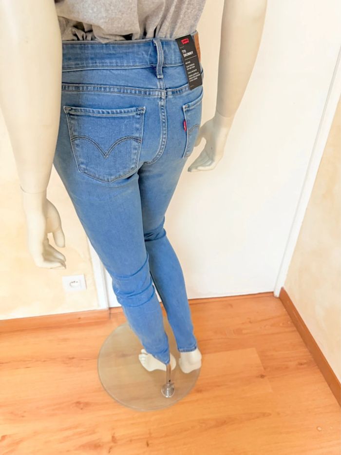 Jean Levi’s 711 Skinny – Taille 28/32 – Bleu clair – Neuf avec étiquette - photo numéro 20
