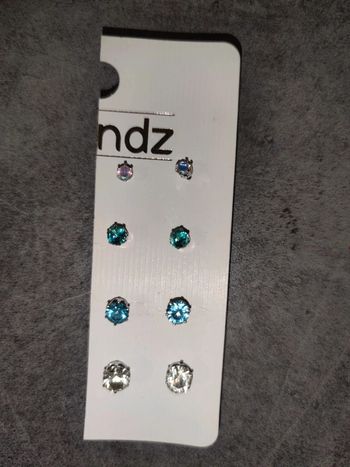Lot de boucles d'oreilles fantaisie strass