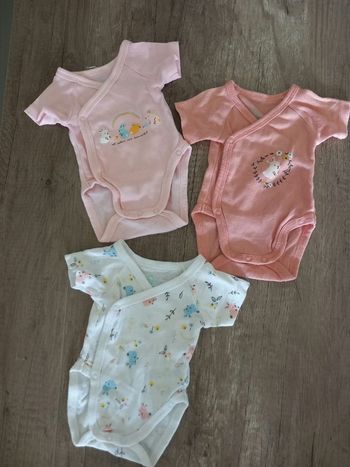 Lot de 3 bodys manches courtes fille taille 0 mois