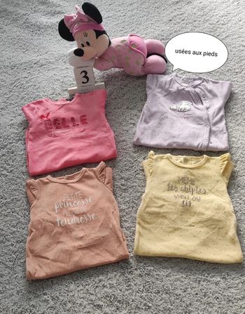 Pyjamas (usées aux pieds,) T:3 mois.