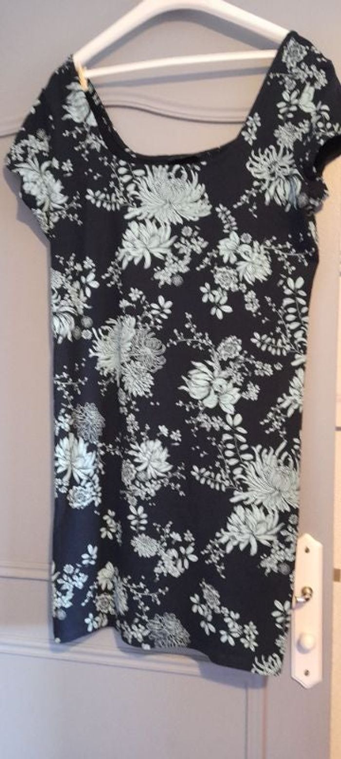 Robe bleu foncée dessous genoux 2 couleurs