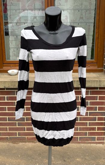 🖤 Robe pull à rayures H&M – Taille 36 (S)