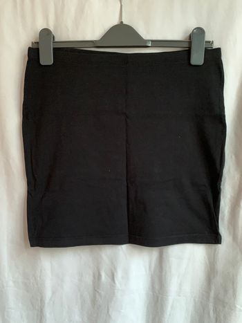 Mini jupe ou top épaules découvertes