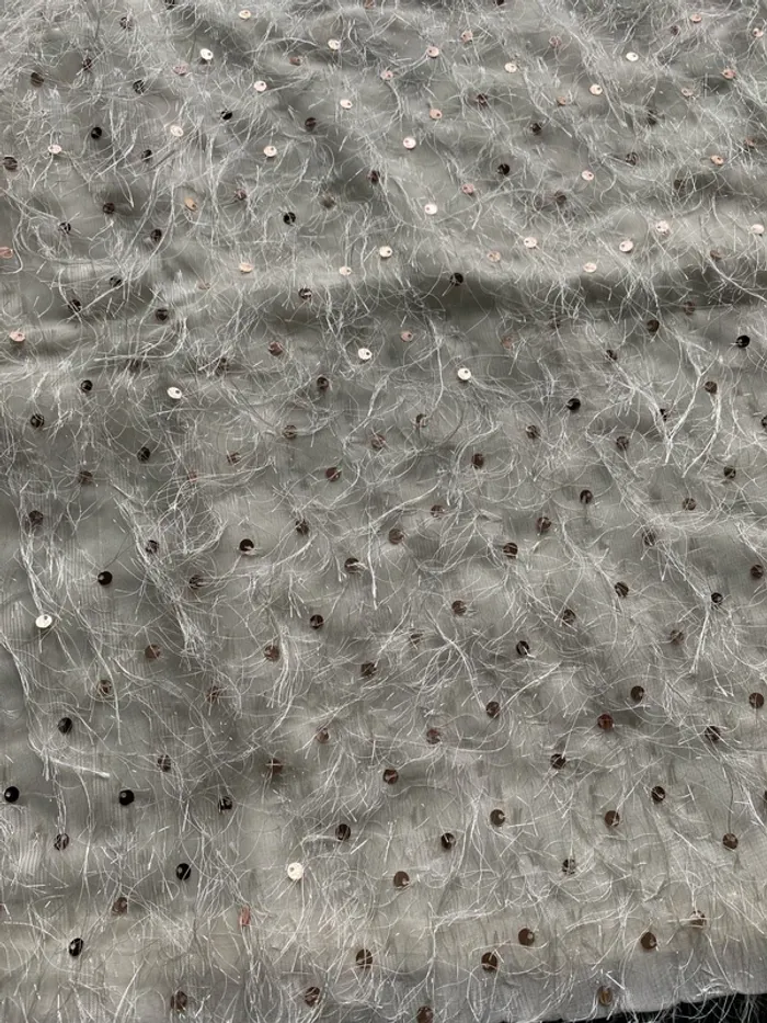 Haut paillettes beige neuf Taille L - photo numéro 3