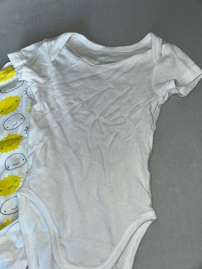 Lot body manche courte 9 mois - photo numéro 4
