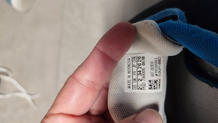 Tennis adidas taille 34 - photo numéro 4