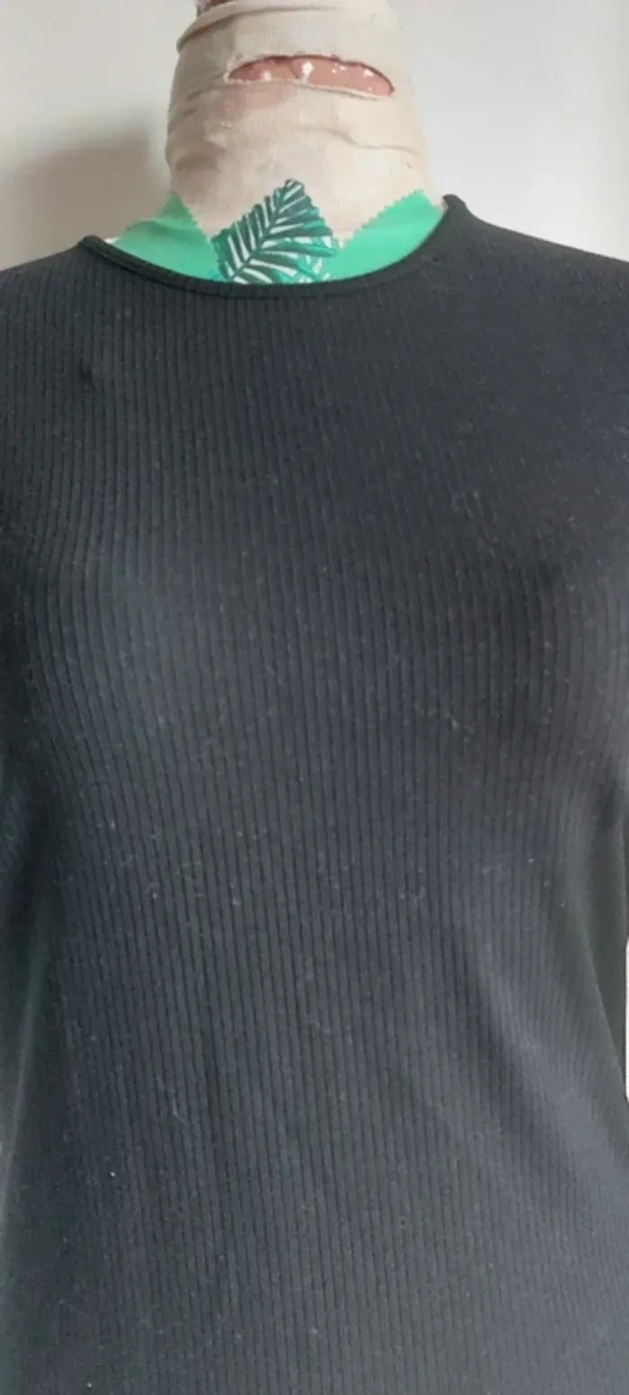 T-shirt noir côtelé Mango - Neuf - Taille M - photo numéro 2