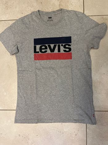 TEE shirt Levi’s taille M