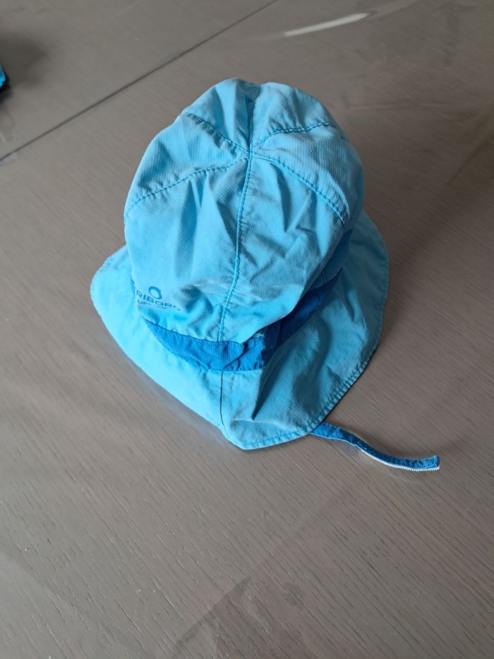 Chapeau enfant tribord attache par scratch
