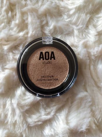 AOA Studio Velour Highlighter
