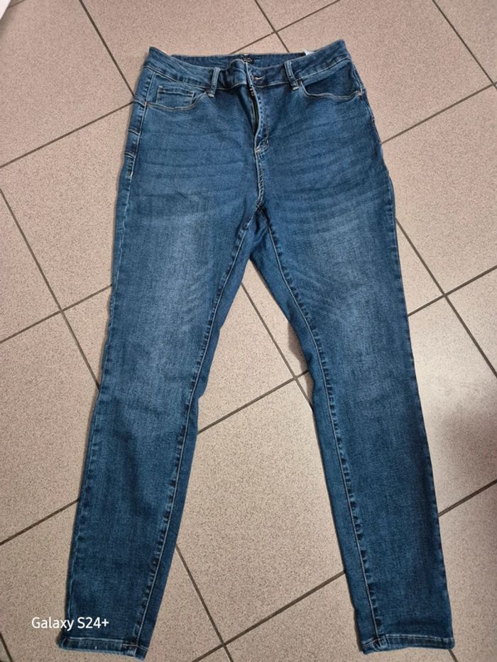 Jean femme taille 42