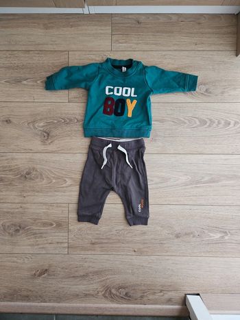 1 sweat +1 bas de jogging 3 mois