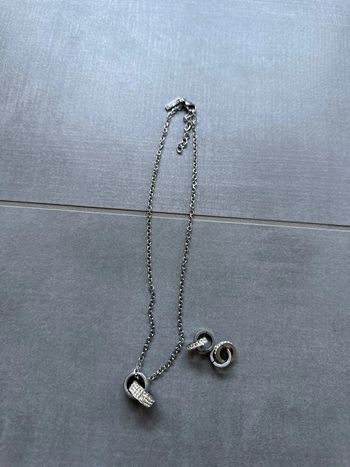 Collier et boucle d’oreille lotus