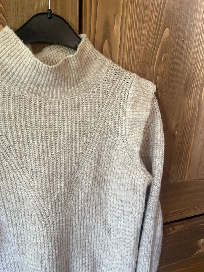 Pull beige chiné avec effet épaulette - photo numéro 2