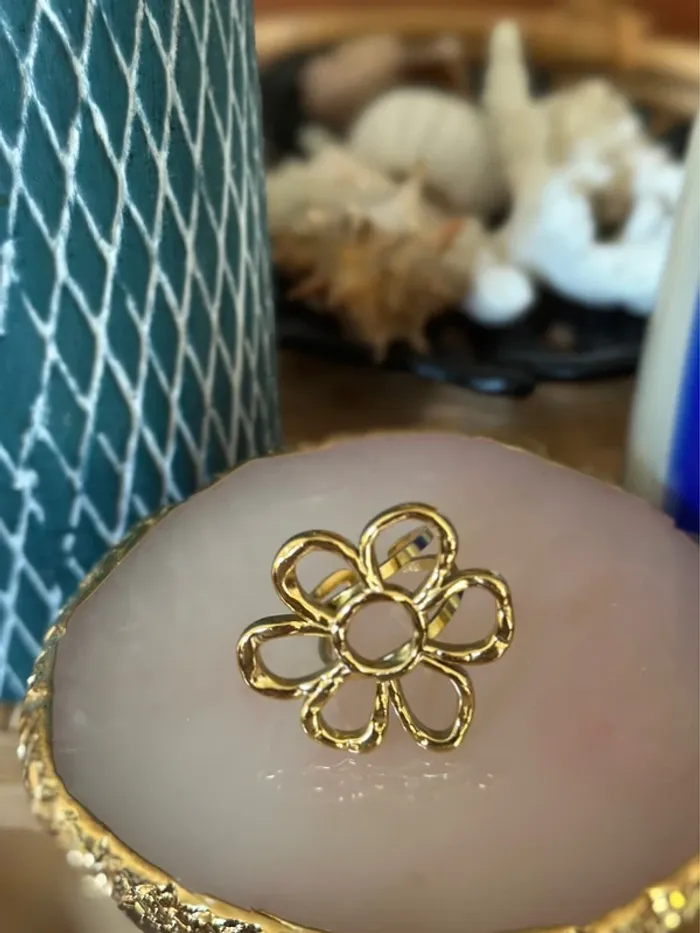 Bague fleur dorée style graphique – Acier inoxydable – Taille réglable – Neuf - photo numéro 3